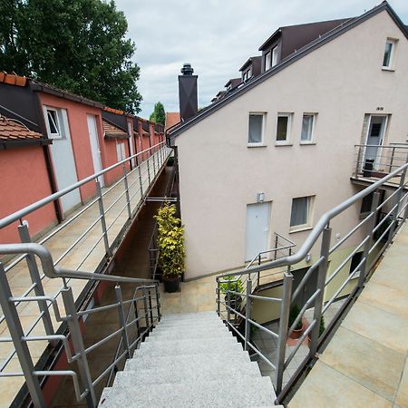 Apartemen 1000 m² dengan 21 kamar tidur dan 21 kamar mandi pribadi di Tresnjevka Zagreb Bagian luar foto