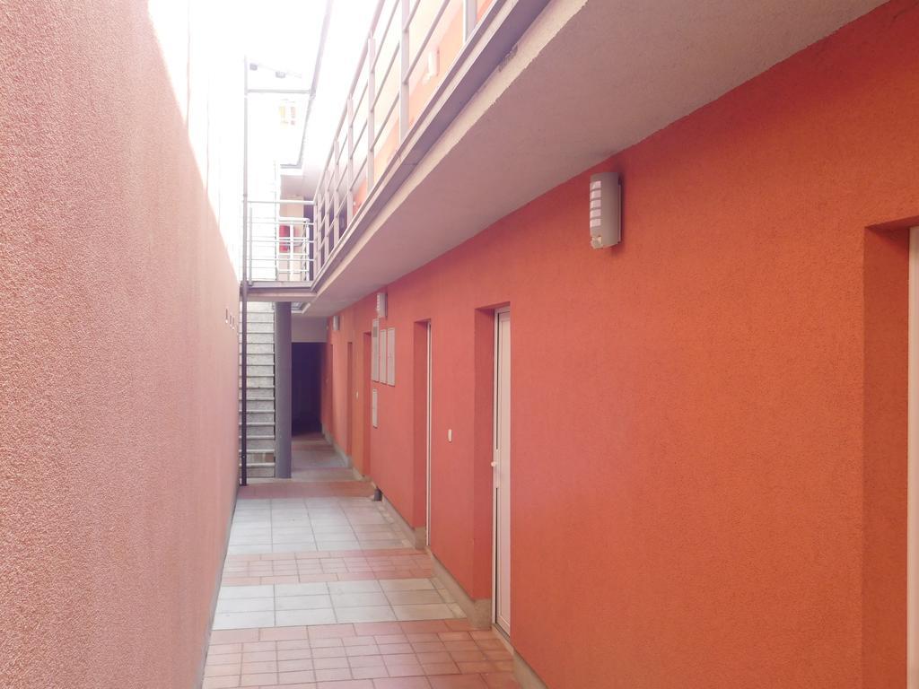 Apartemen 1000 m² dengan 21 kamar tidur dan 21 kamar mandi pribadi di Tresnjevka Zagreb Bagian luar foto