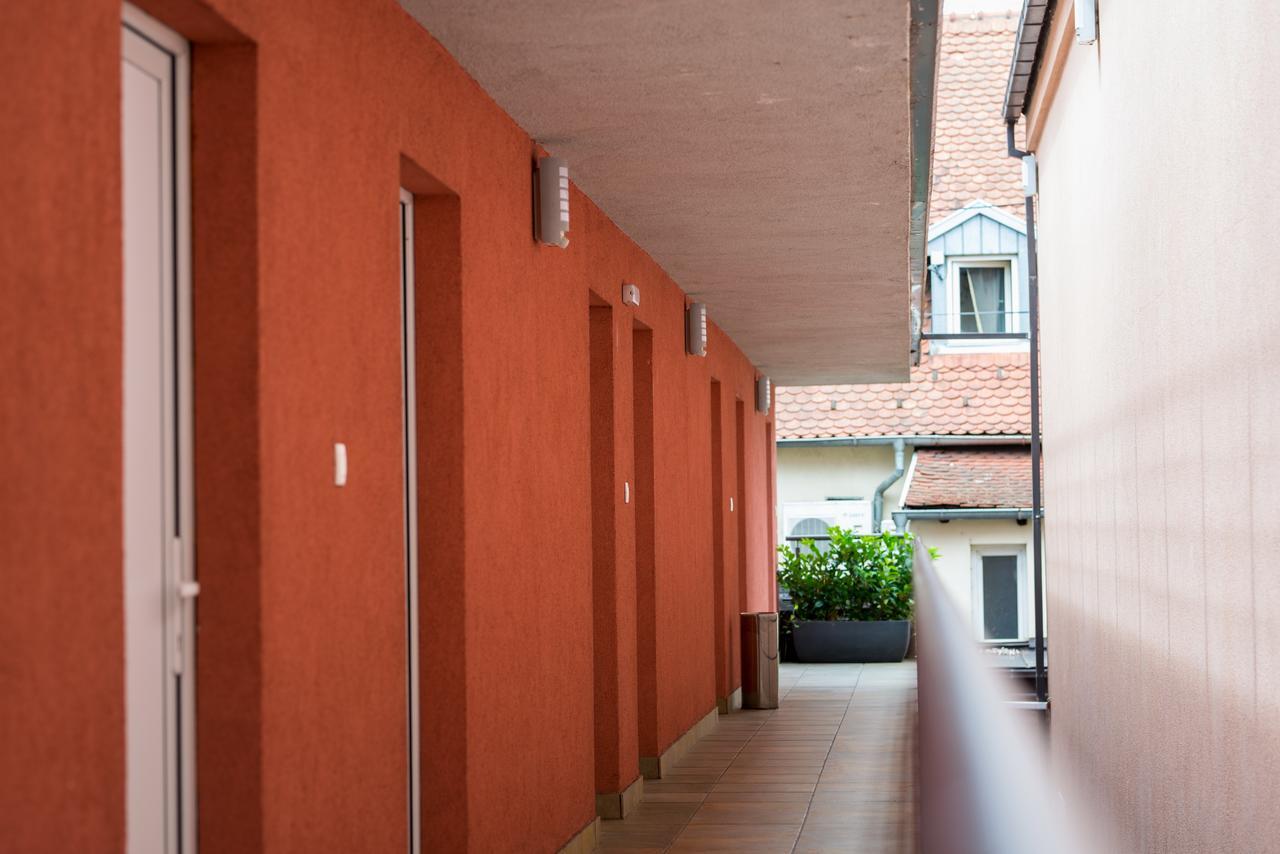 Apartemen 1000 m² dengan 21 kamar tidur dan 21 kamar mandi pribadi di Tresnjevka Zagreb Bagian luar foto