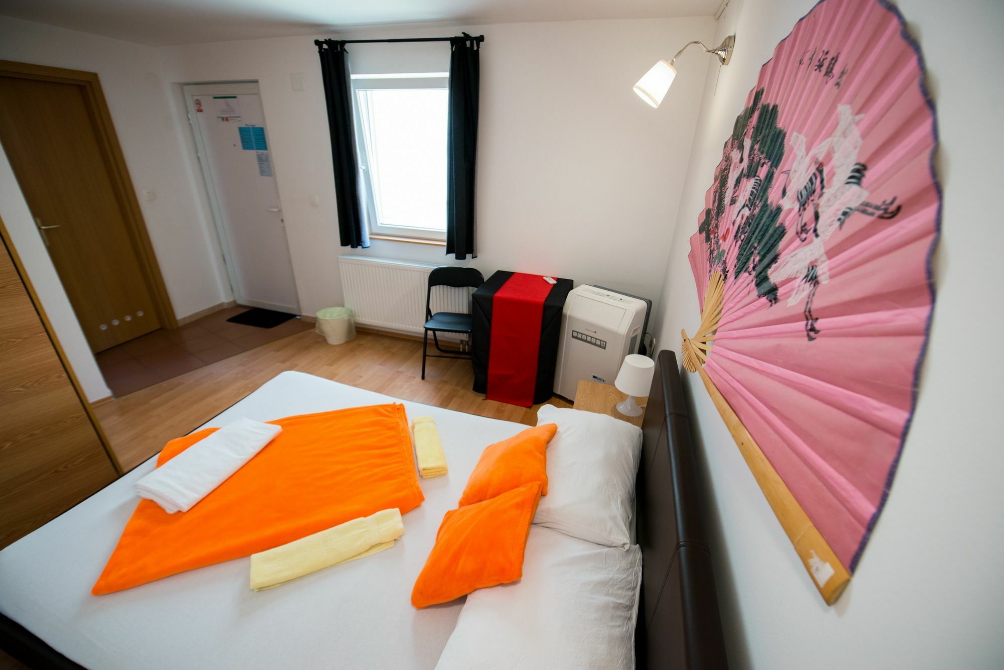 Apartemen 1000 m² dengan 21 kamar tidur dan 21 kamar mandi pribadi di Tresnjevka Zagreb Bagian luar foto