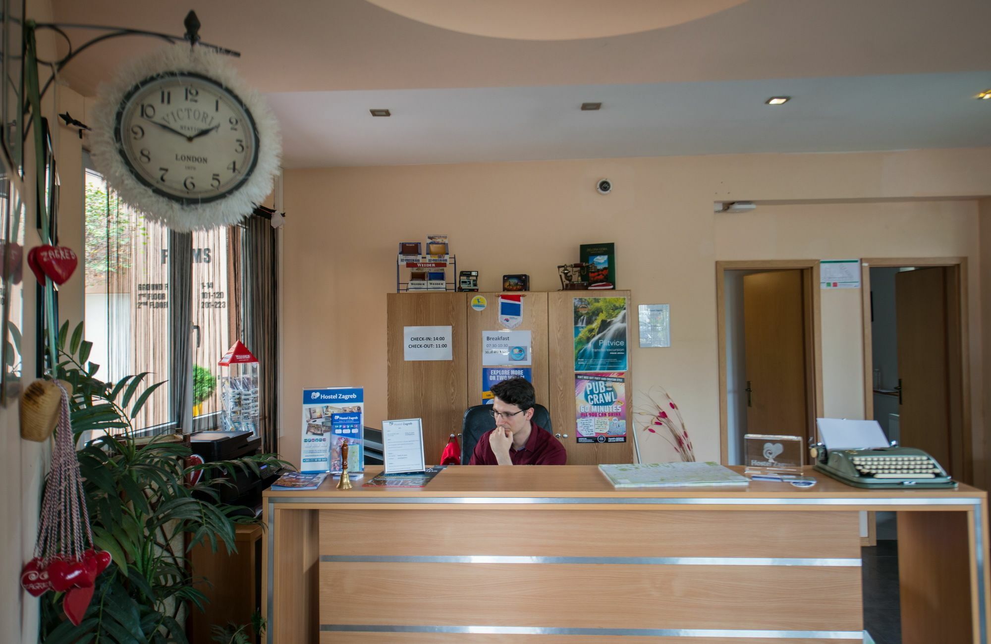 Apartemen 1000 m² dengan 21 kamar tidur dan 21 kamar mandi pribadi di Tresnjevka Zagreb Bagian luar foto